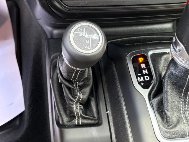 Used 2020 Jeep Gladiator Overland w/ Popular Equipment Package AWD/4WD image 24