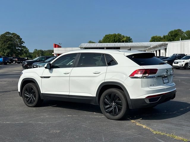 Used 2023 Volkswagen Atlas Cross Sport SE FWD image 3