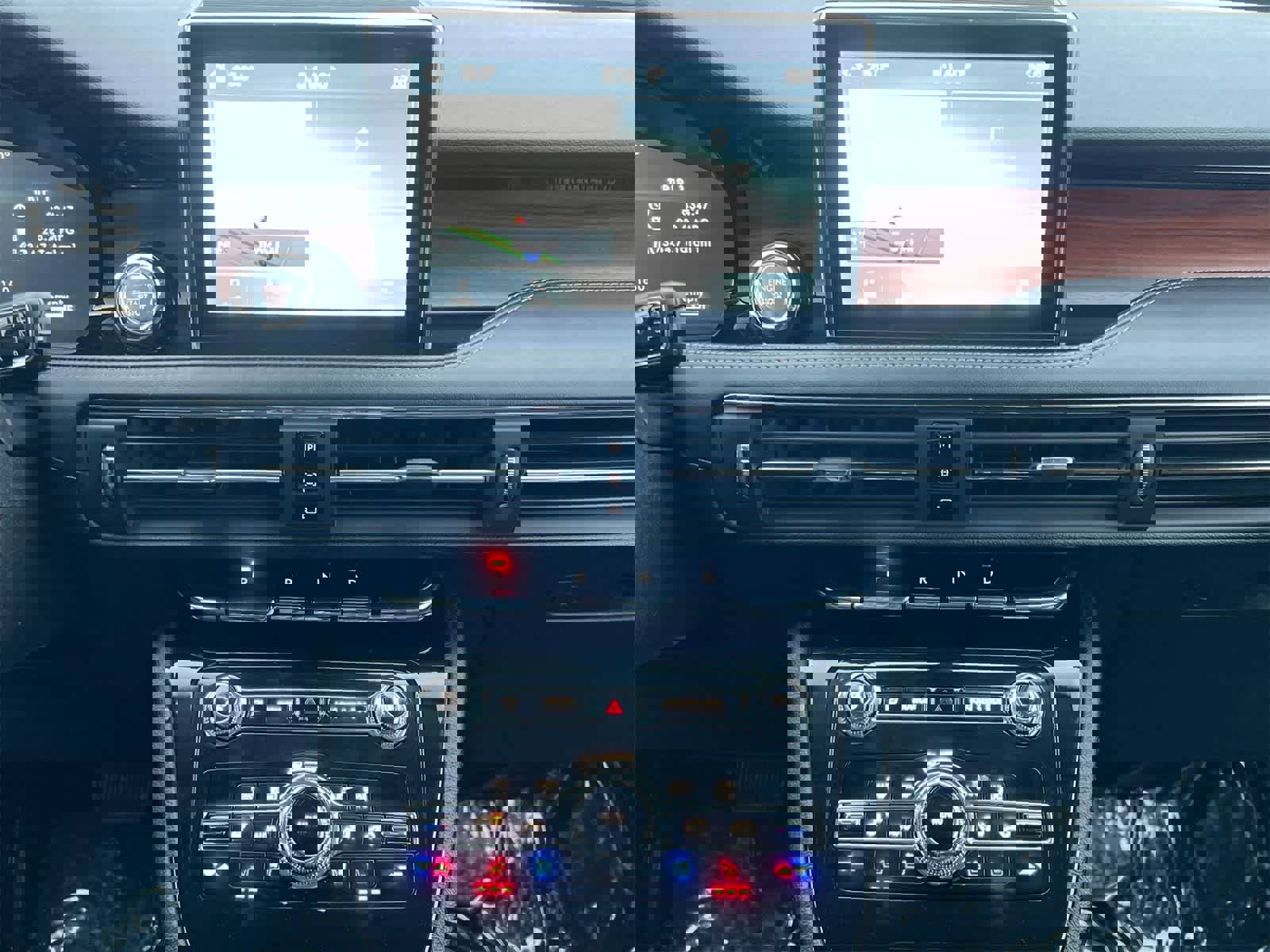 Used 2022 Lincoln Corsair Reserve w/ Equipment Group 201A image 27