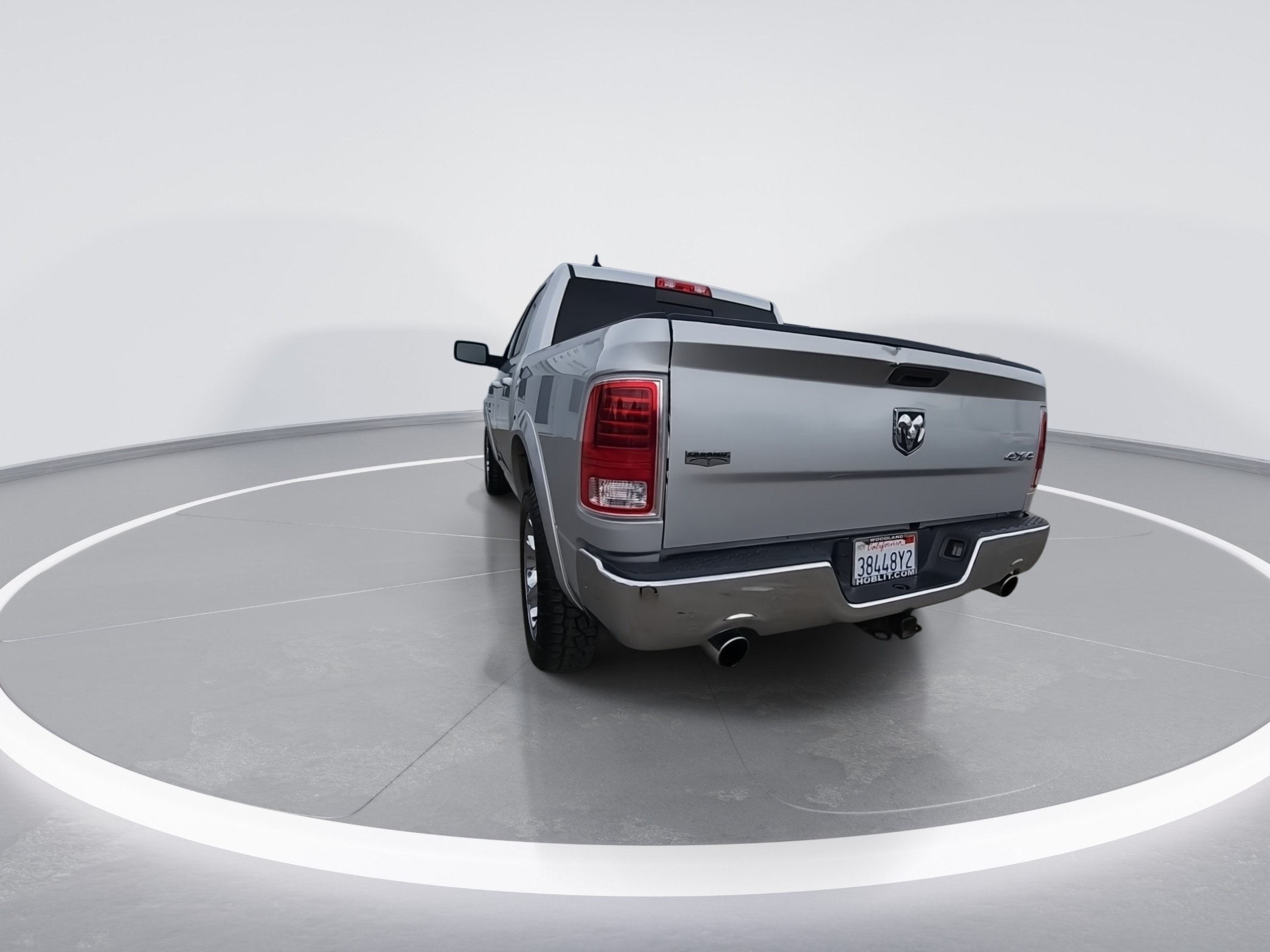 Used 2017 RAM 1500 Laramie AWD/4WD image 6