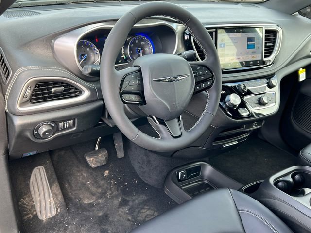 New 2026 Chrysler Pacifica Select image 18