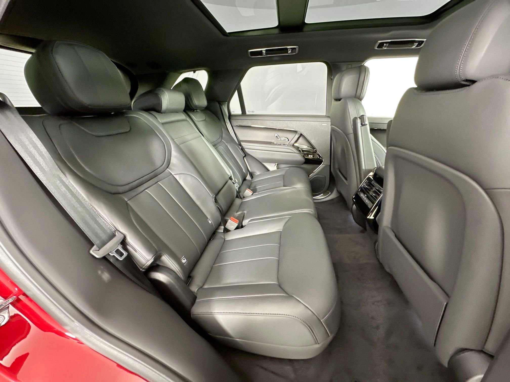 Used 2026 Land Rover Range Rover Sport SE image 24