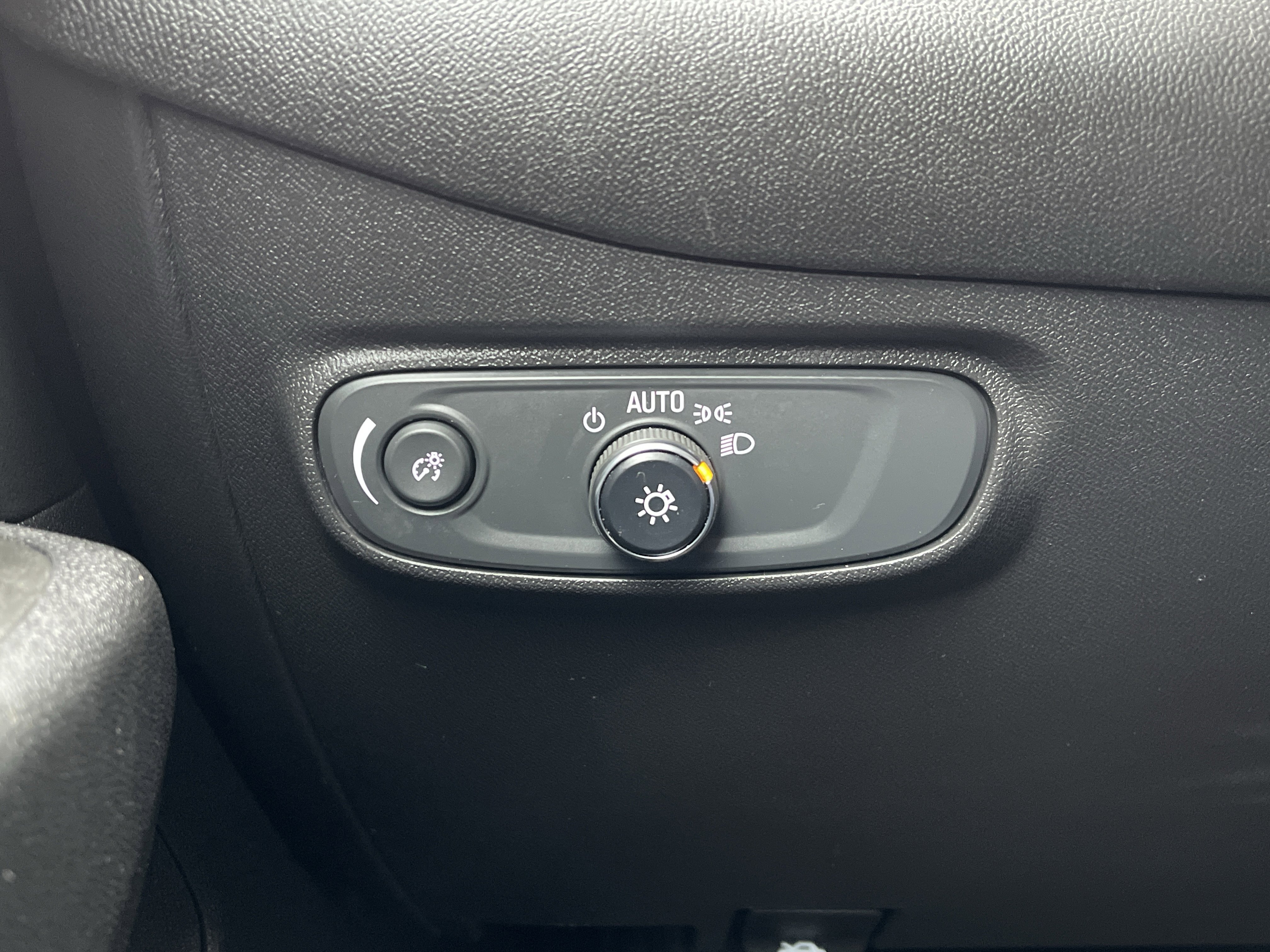 Used 2022 Chevrolet Equinox LT image 19