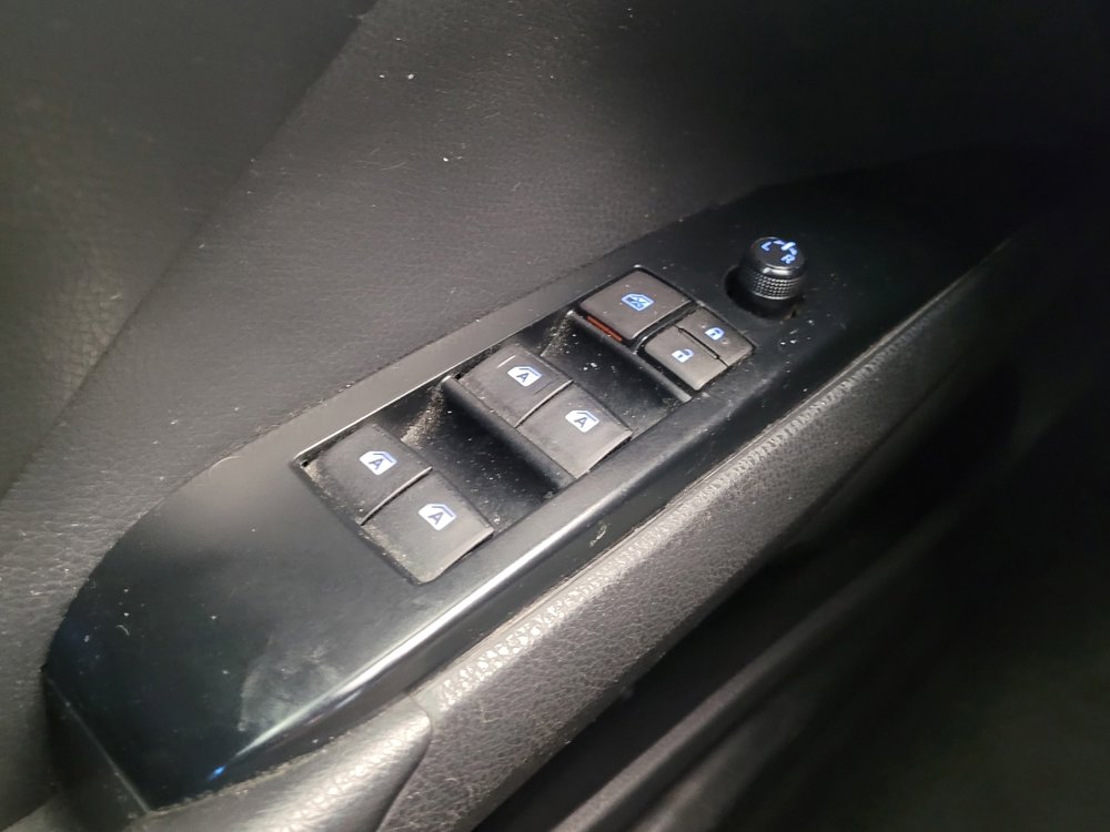 Used 2019 Toyota Camry SE w/ Convenience Package FWD image 27