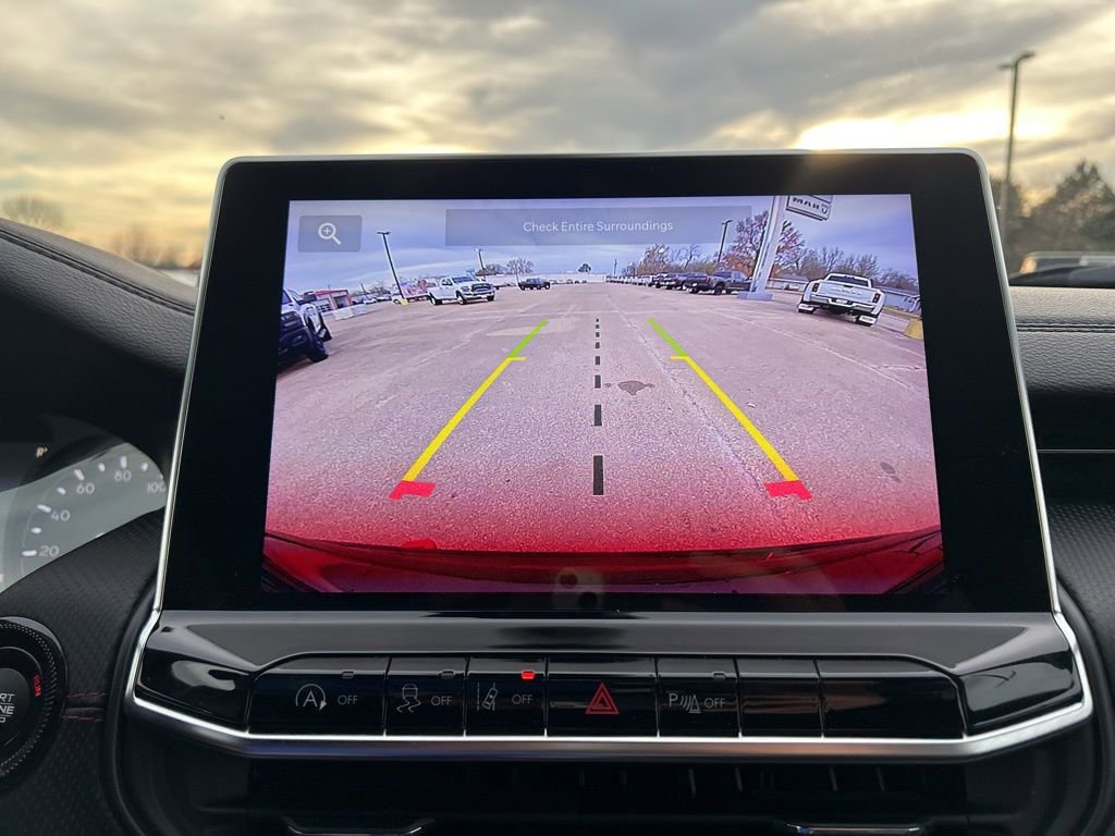 Used 2025 Jeep Compass Trailhawk image 16