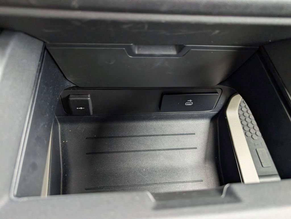 Certified 2025 Land Rover Defender 110 image 20