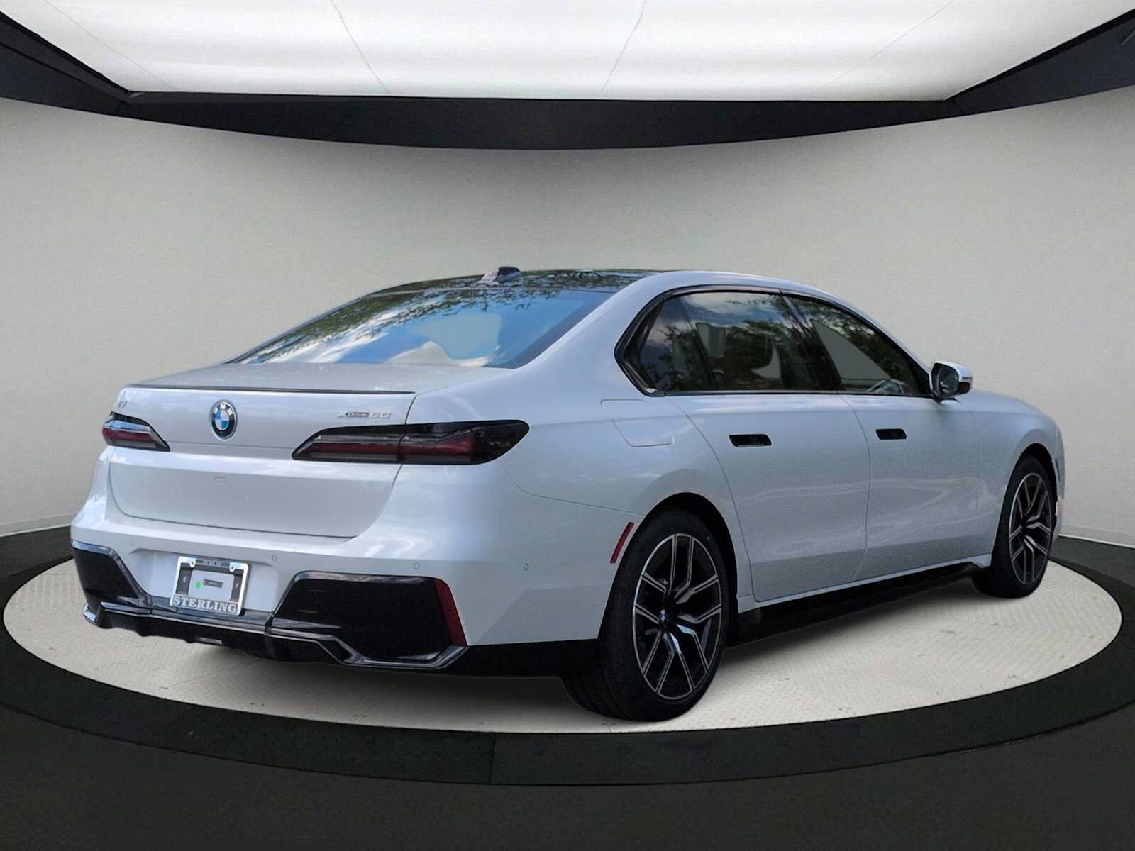 New 2026 BMW i7 xDrive60 w/ Executive Package AWD/4WD image 8