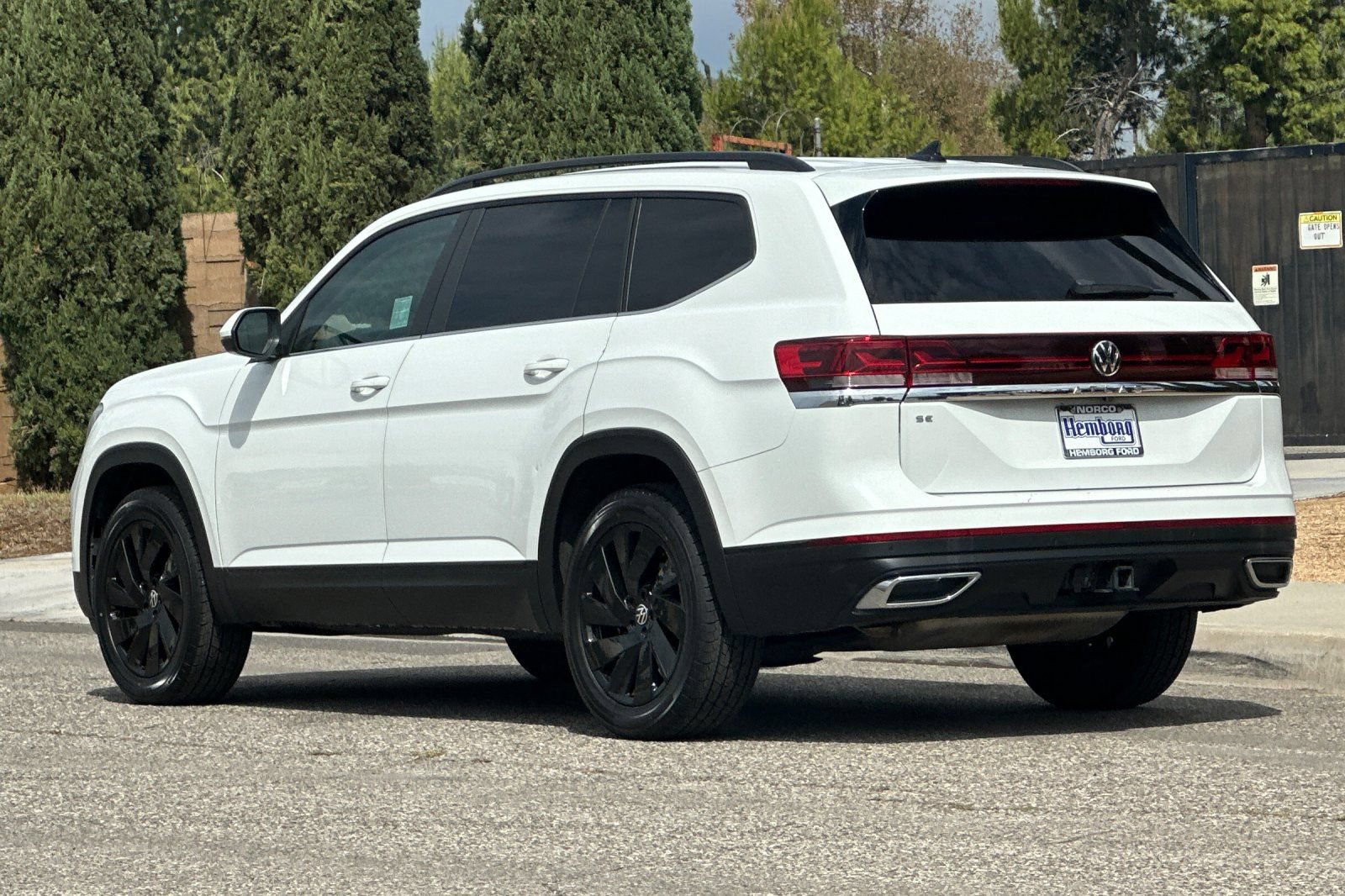 Used 2024 Volkswagen Atlas SE FWD image 6
