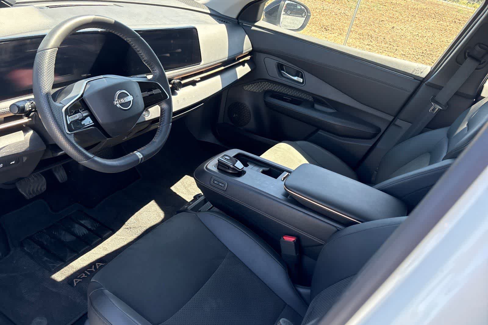 Used 2024 Nissan Ariya FWD image 14