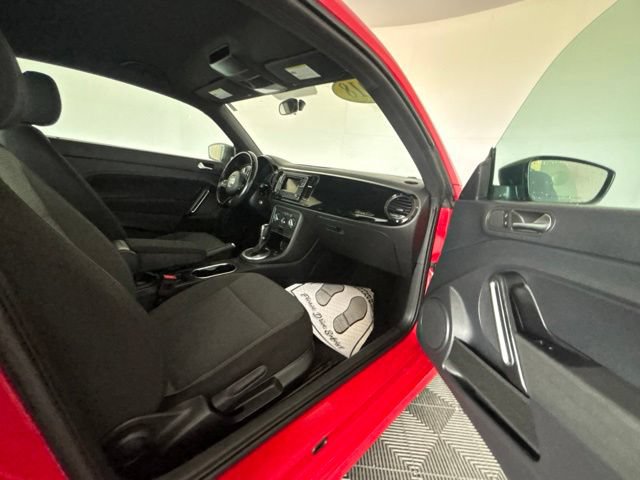 Used 2018 Volkswagen Beetle 2.0T S FWD image 23
