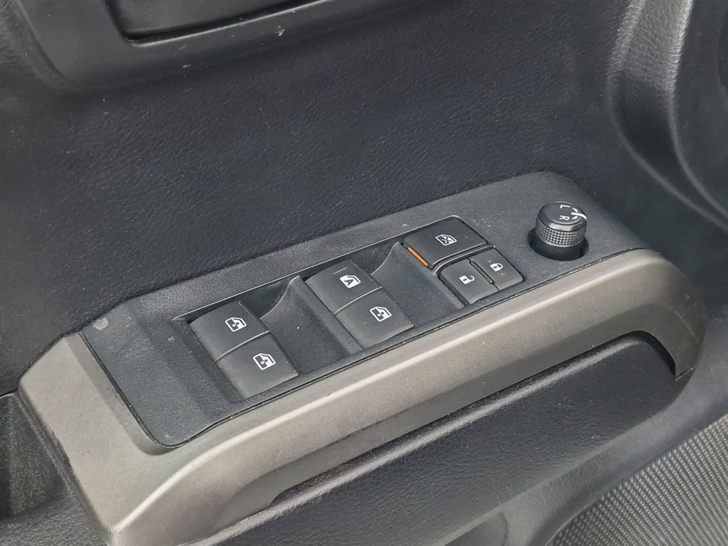 Used 2020 Toyota Tacoma SR5 AWD/4WD image 15
