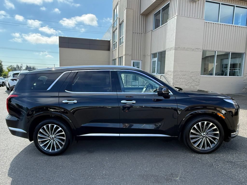 Used 2023 Hyundai Palisade Calligraphy AWD/4WD image 2
