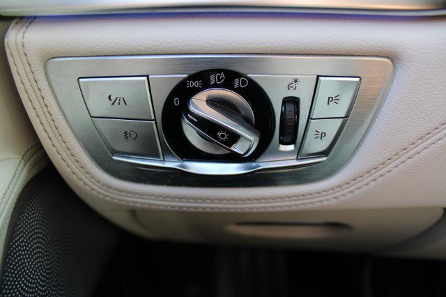 Used 2016 BMW 750i xDrive image 60