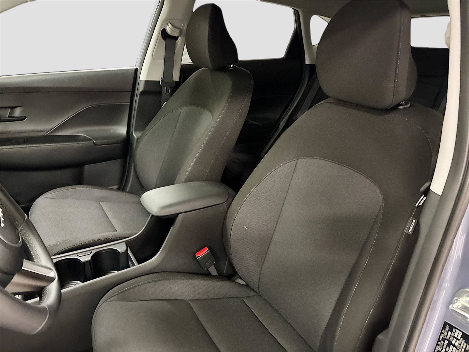 Used 2025 Hyundai Kona SEL FWD image 5