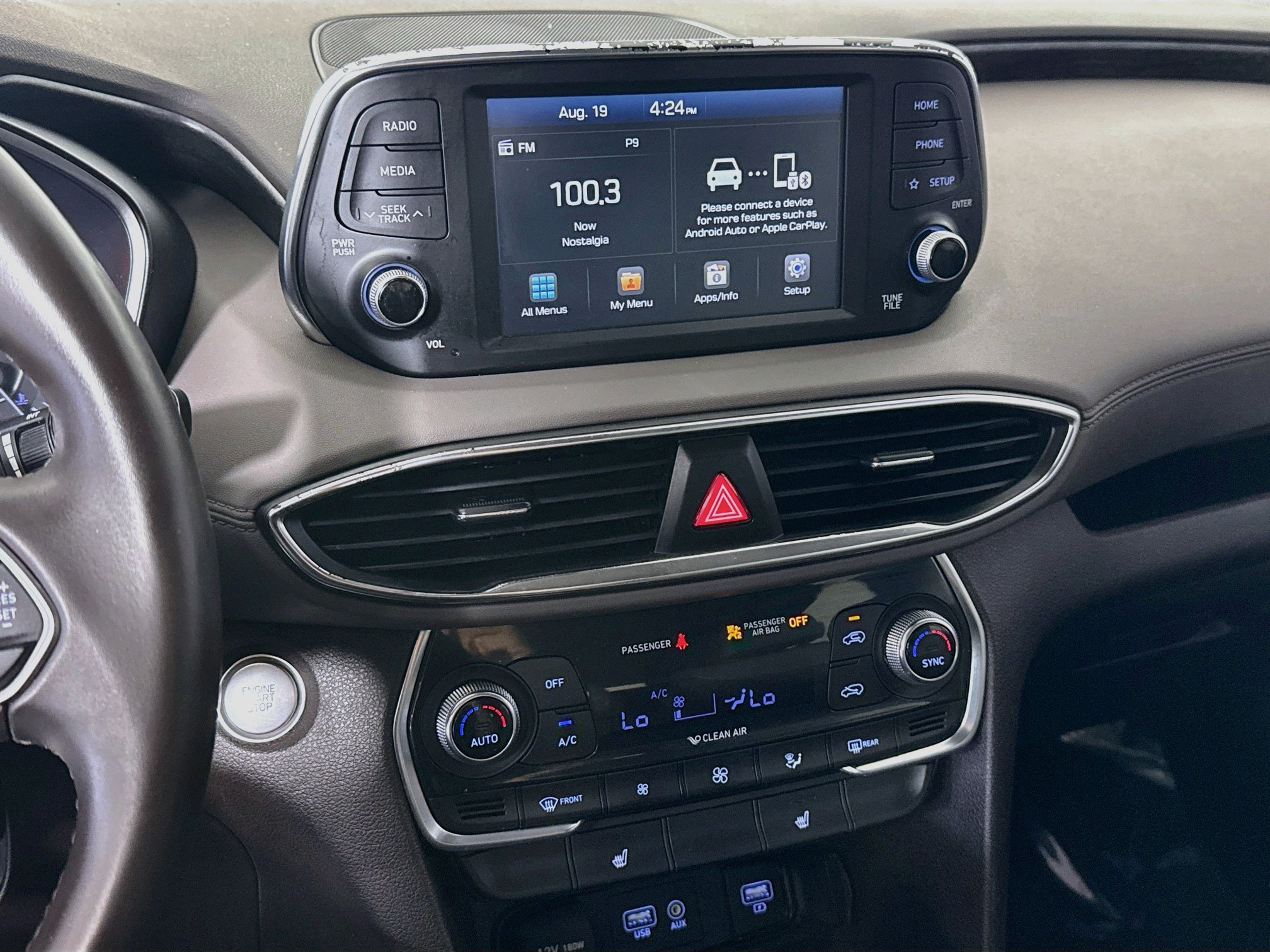 Used 2019 Hyundai Santa Fe SEL FWD image 18
