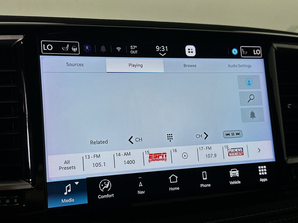 Used 2023 Chrysler Pacifica Limited image 33