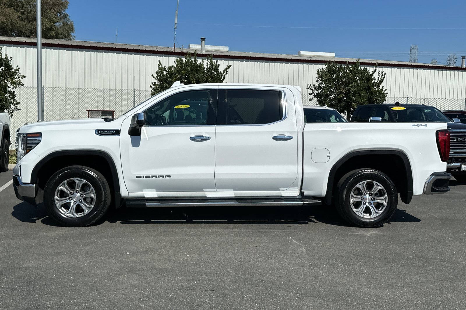 Used 2024 GMC Sierra 1500 SLT image 7
