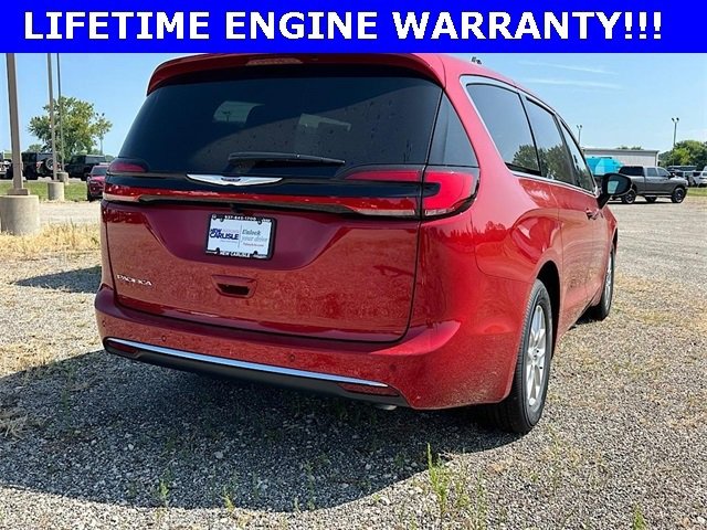 New 2026 Chrysler Pacifica Select image 6