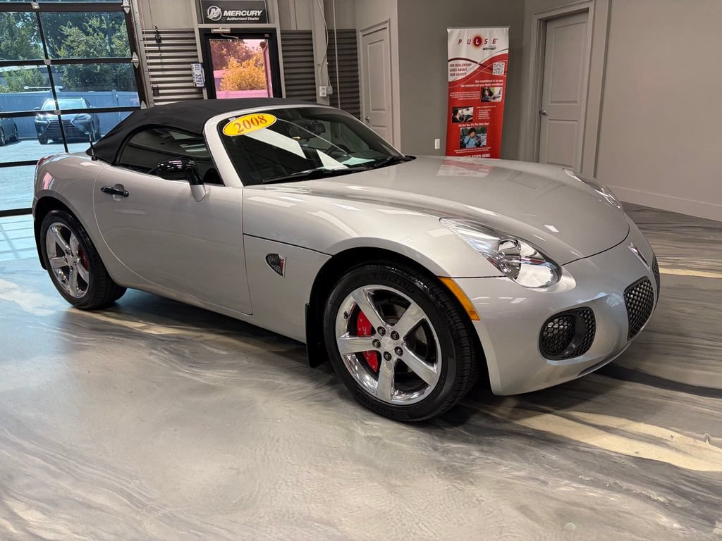 Used 2008 Pontiac Solstice GXP w/ Premium Package RWD image 4