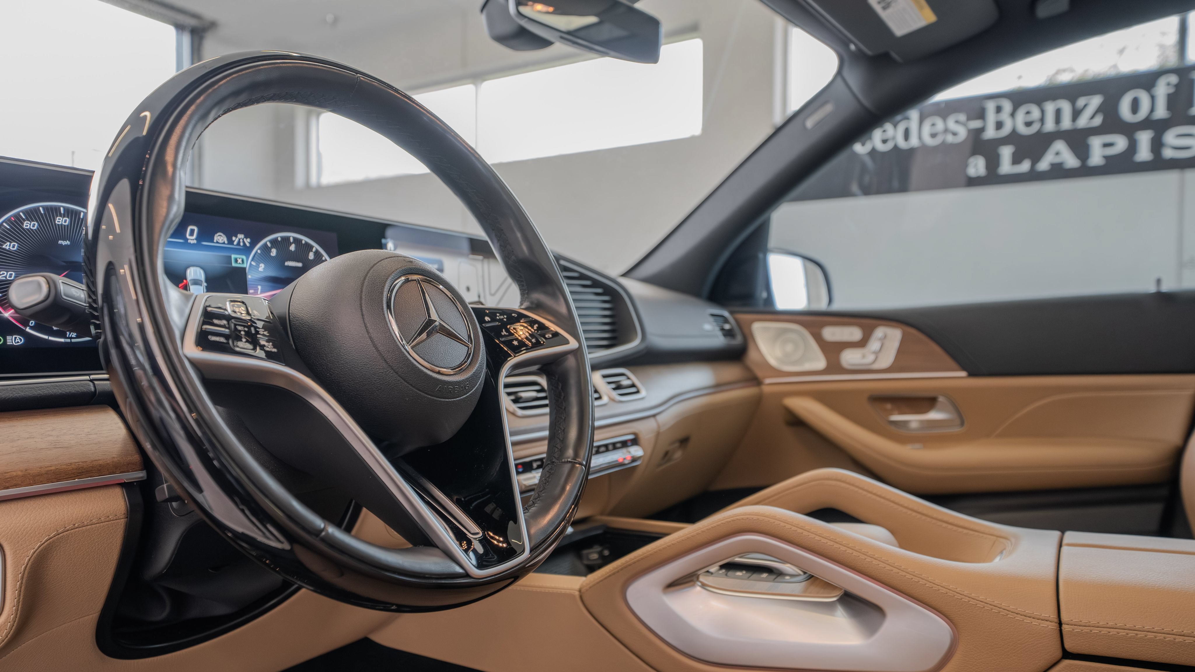 Used 2024 Mercedes-Benz GLE 350 4MATIC image 7
