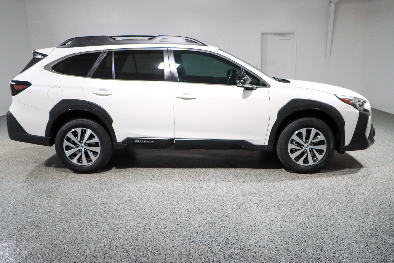 Used 2024 Subaru Outback Premium image 6