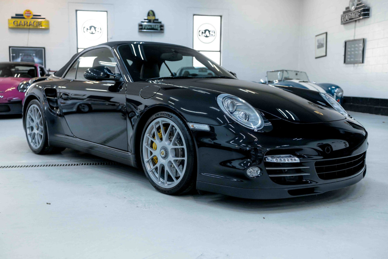 Used 2011 Porsche 911 Turbo S image 15