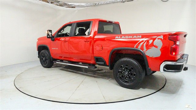Used 2024 Chevrolet Silverado 2500 LT image 3