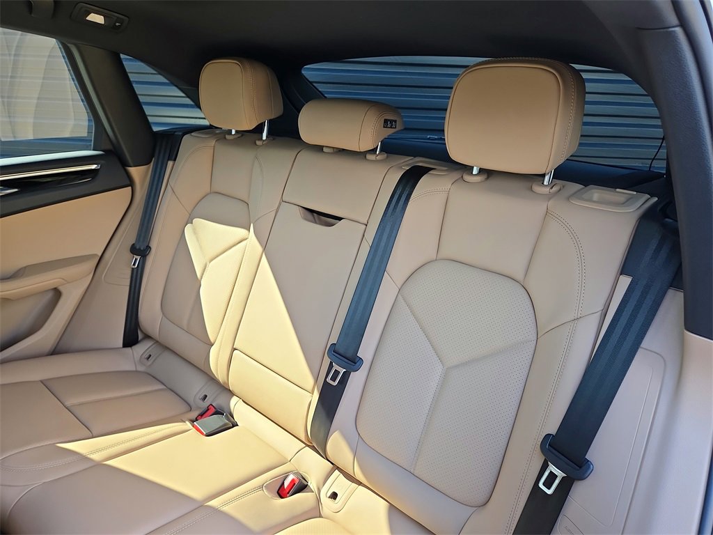 New 2026 Porsche Macan image 16