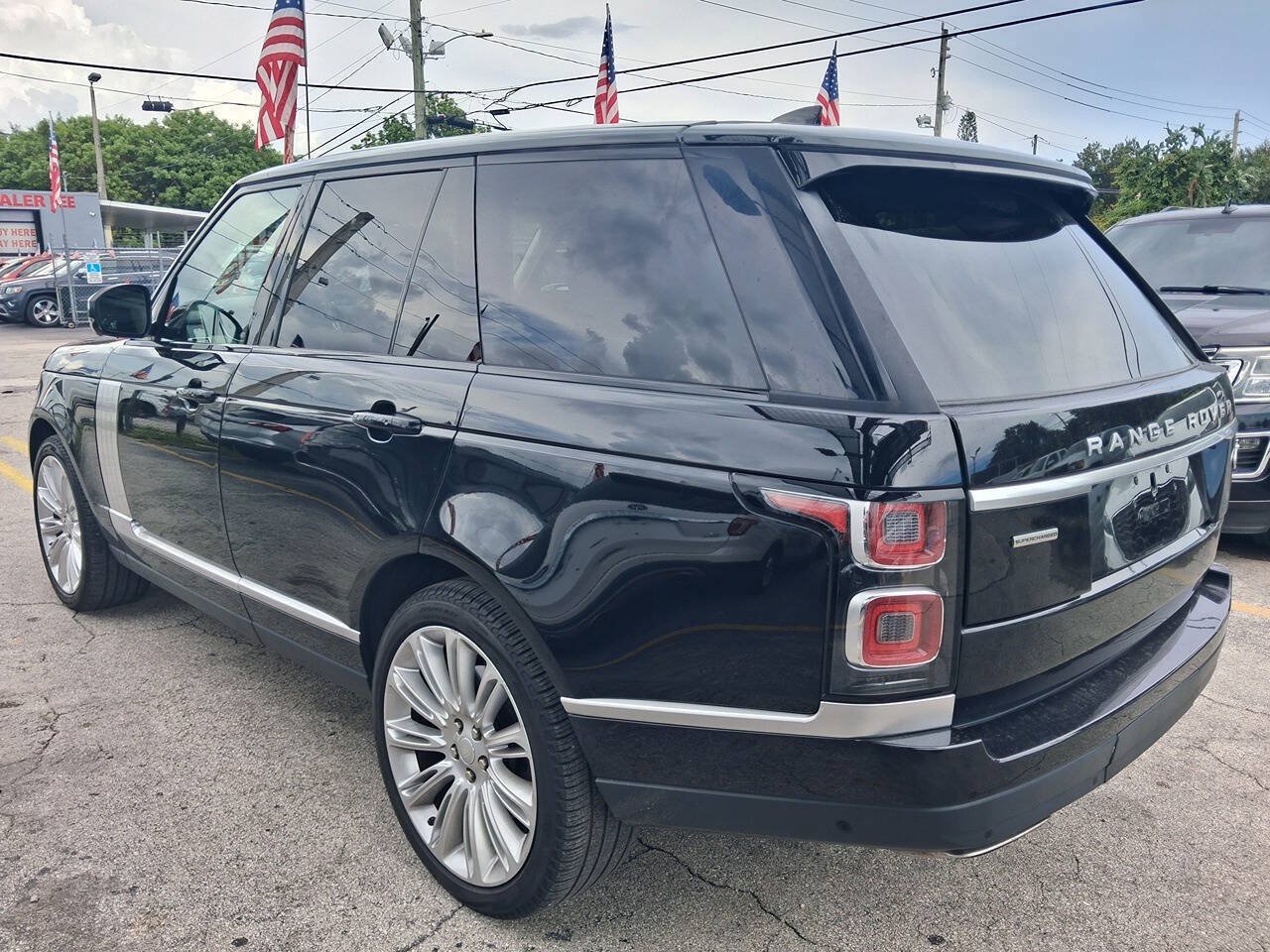 Used 2019 Land Rover Range Rover Supercharged AWD/4WD image 3