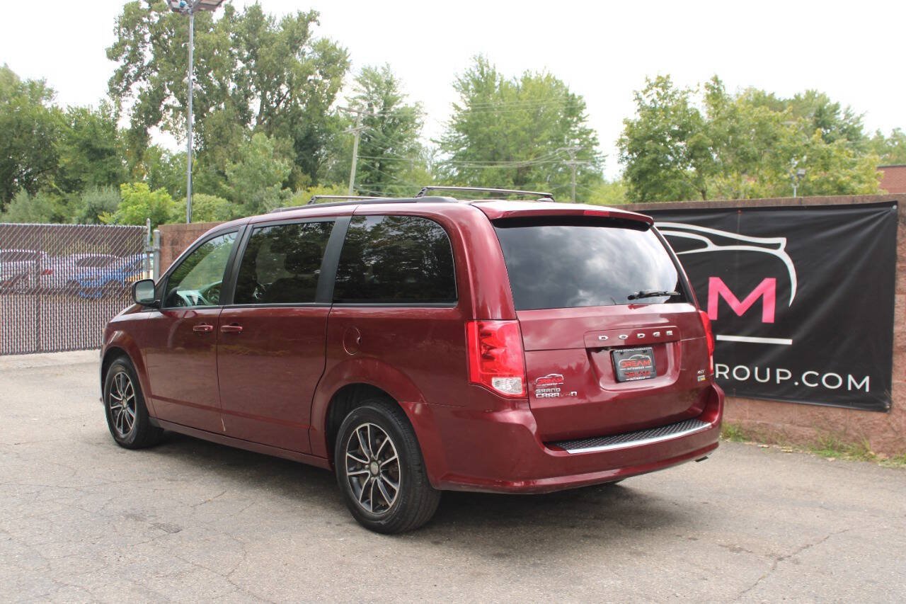 Used 2019 Dodge Grand Caravan GT FWD image 3