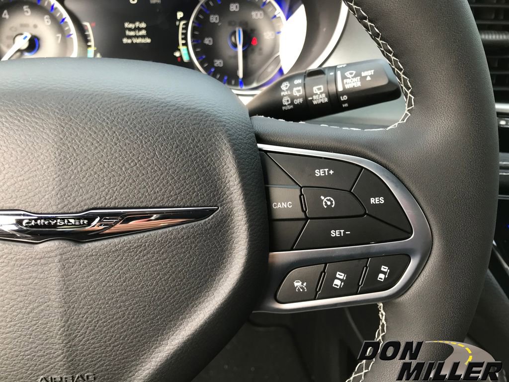 New 2026 Chrysler Pacifica Limited image 18