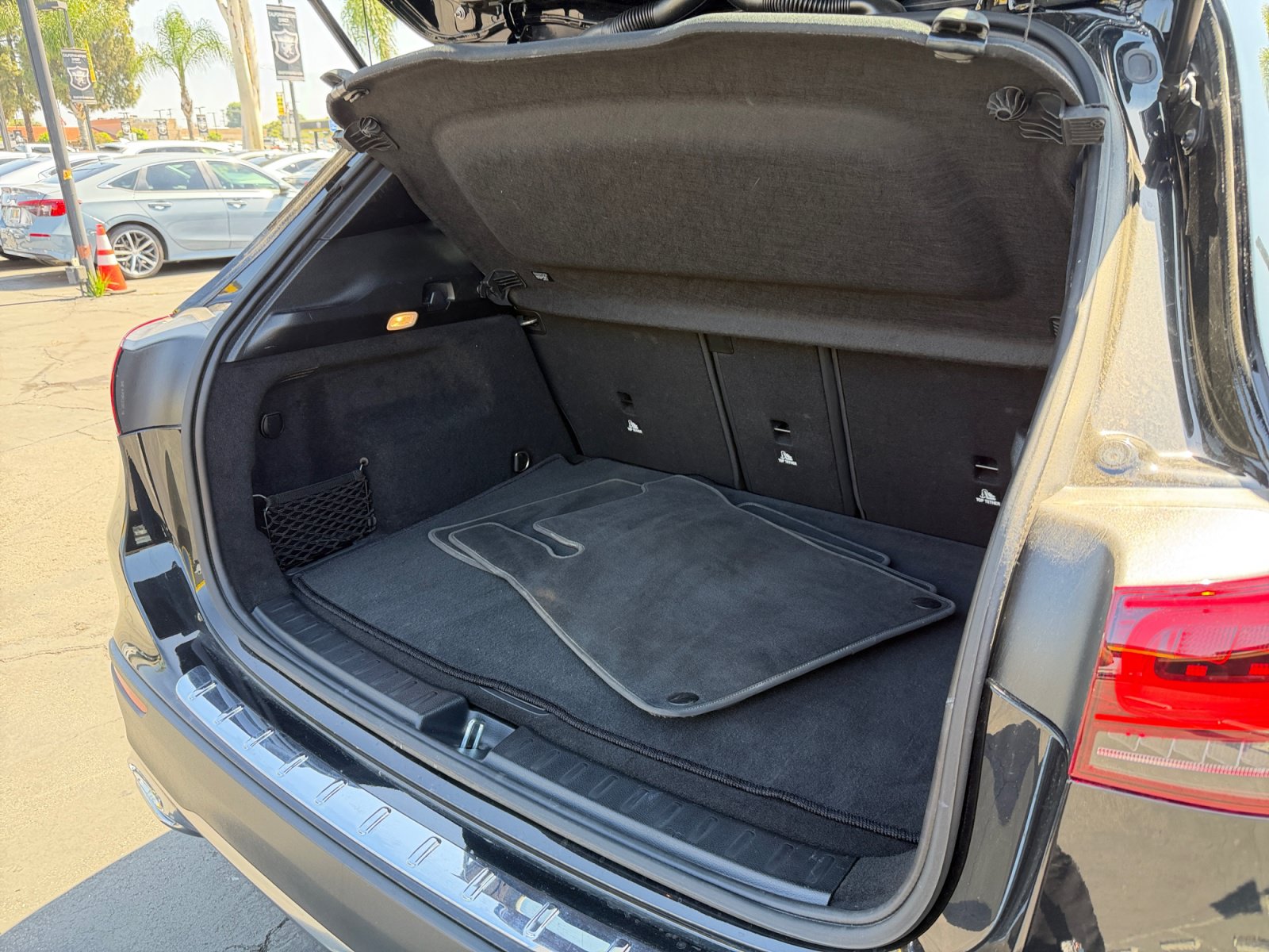 Used 2022 Mercedes-Benz GLA 250 w/ Premium Package Lite image 24