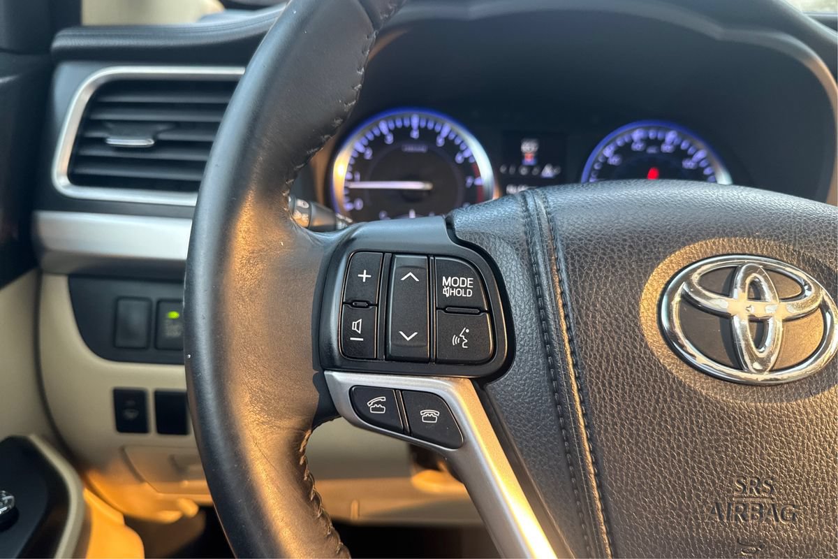 Used 2014 Toyota Highlander Limited FWD image 33