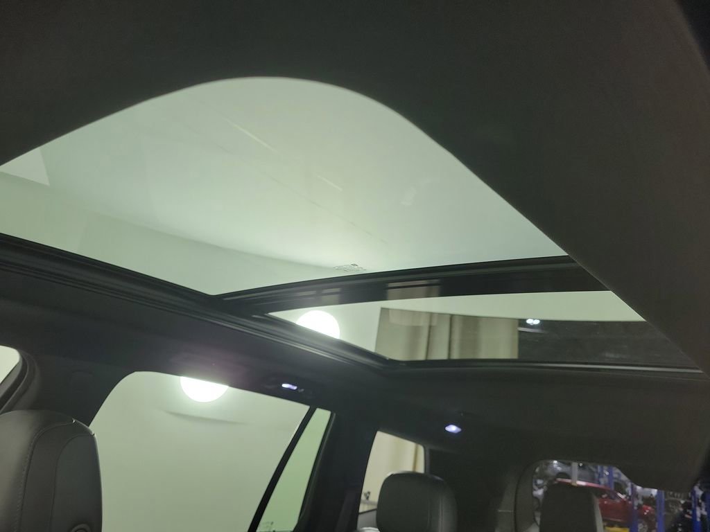 Used 2023 Cadillac XT6 Luxury FWD image 18