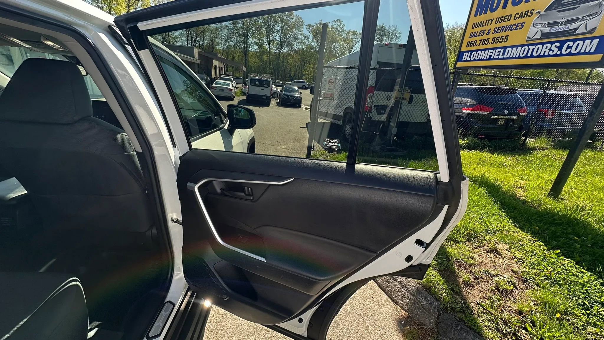 Used 2023 Toyota RAV4 LE AWD/4WD image 29