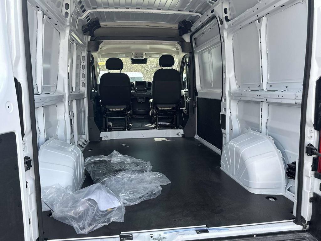 New 2026 RAM ProMaster 1500 w/ Convenience Group FWD image 9