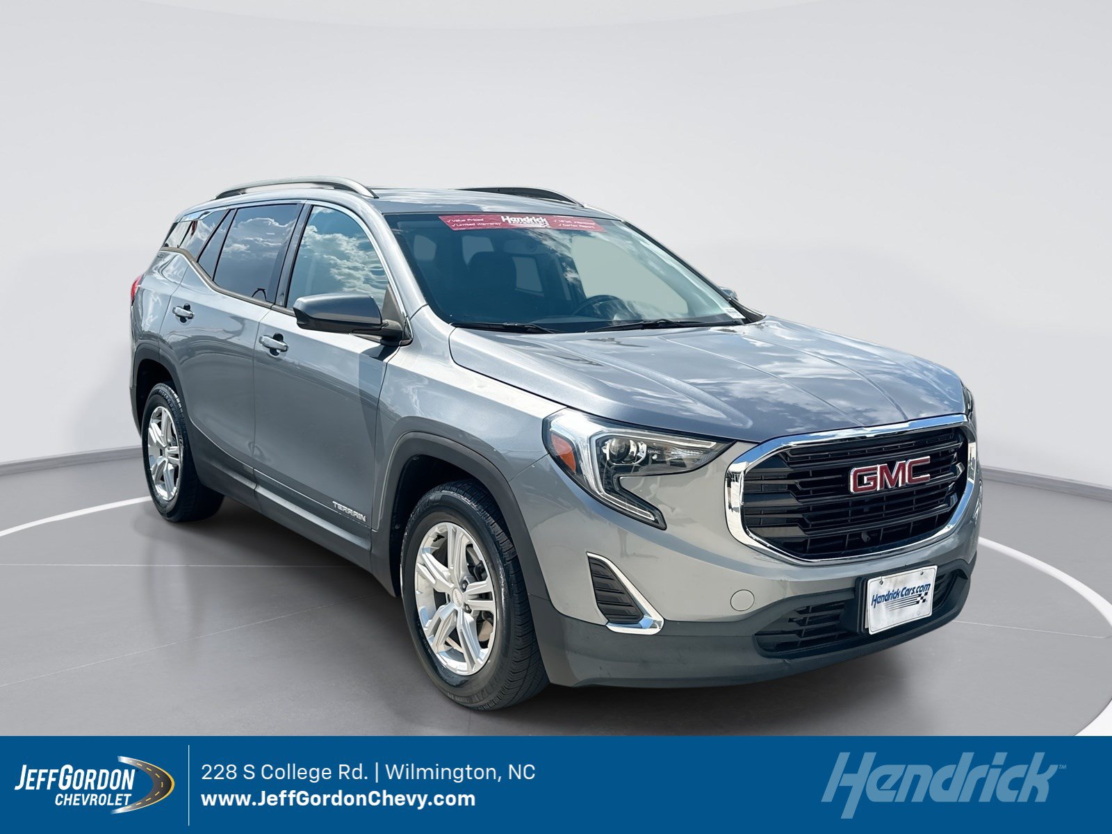 Used 2019 GMC Terrain SLE w/ Driver Convenience Package FWD image 1