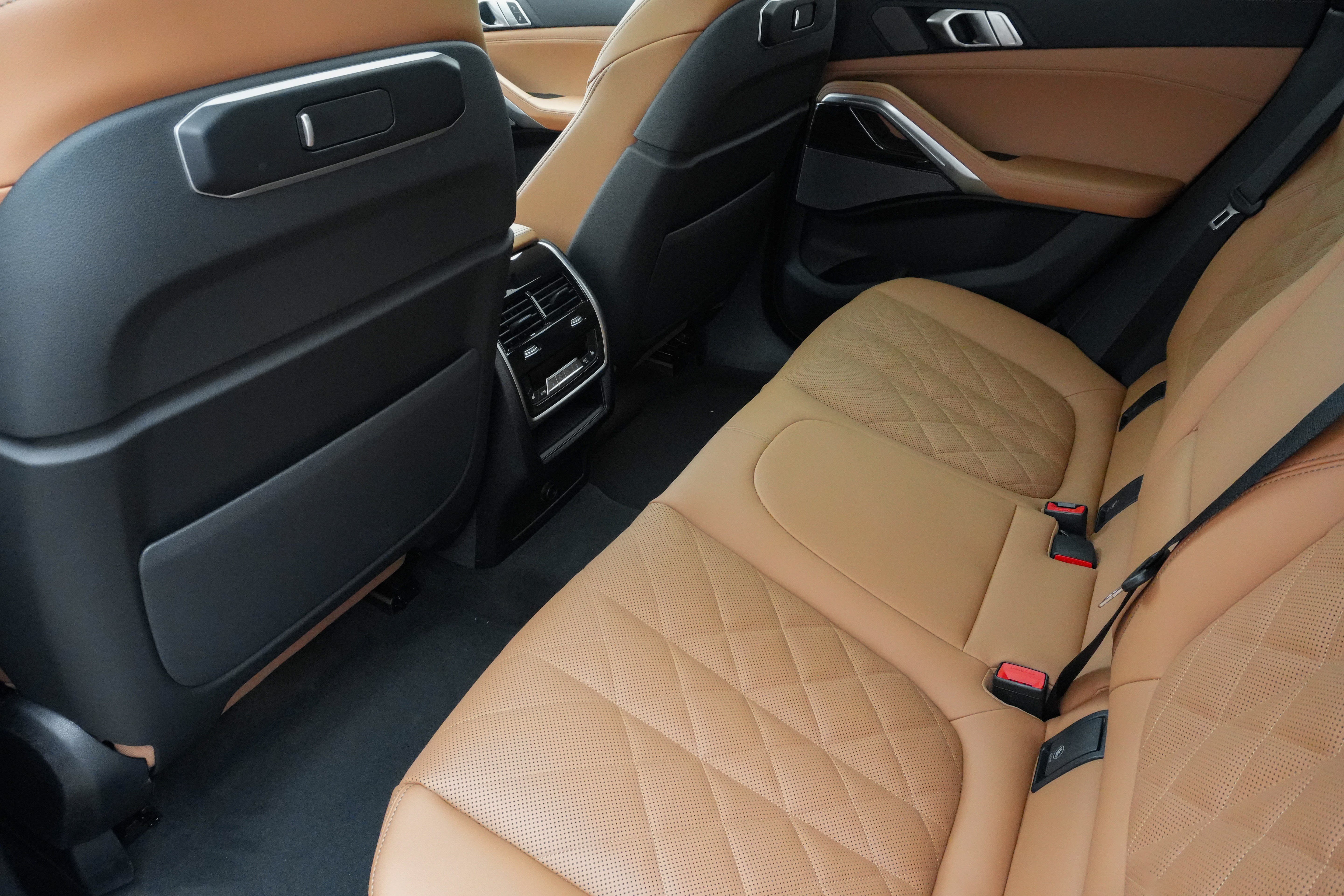 Certified 2026 BMW X6 xDrive40i AWD/4WD image 37