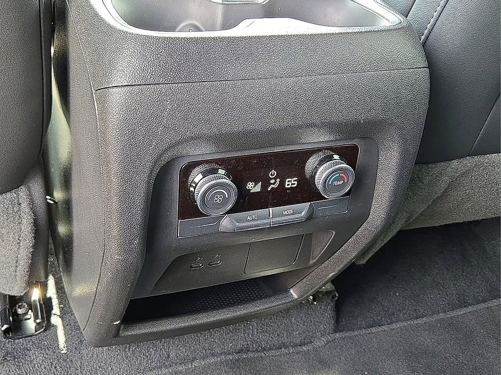 Used 2025 Buick Enclave Preferred image 16