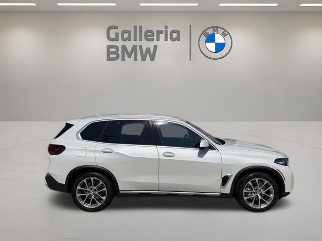 Certified 2024 BMW X5 xDrive40i w/ Parking Assistance Package AWD/4WD image 6