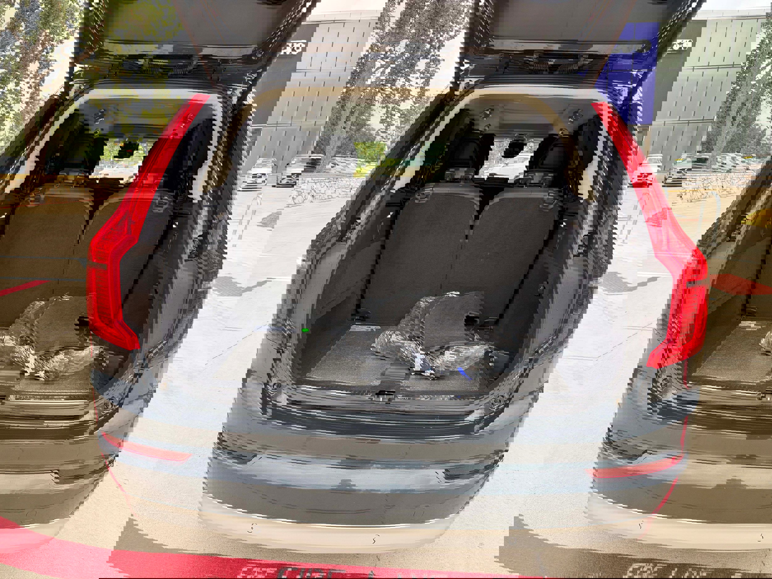 Used 2022 Volvo XC90 T6 Momentum image 26