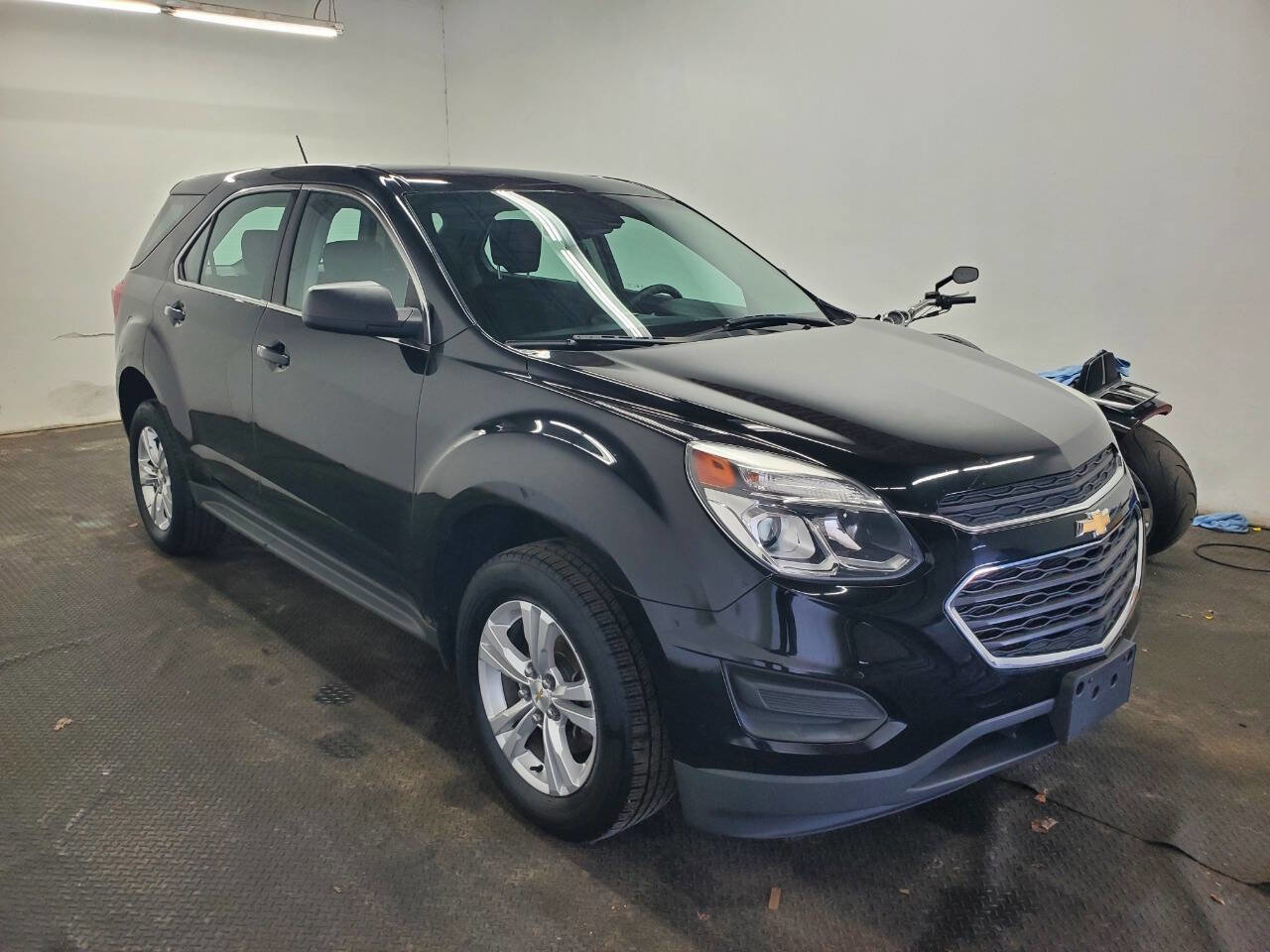 Used 2016 Chevrolet Equinox LS image 3