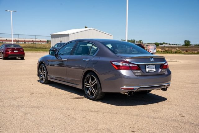 Used 2016 Honda Accord Sport image 5