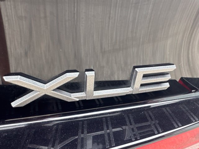 Used 2023 Toyota Prius XLE FWD image 9