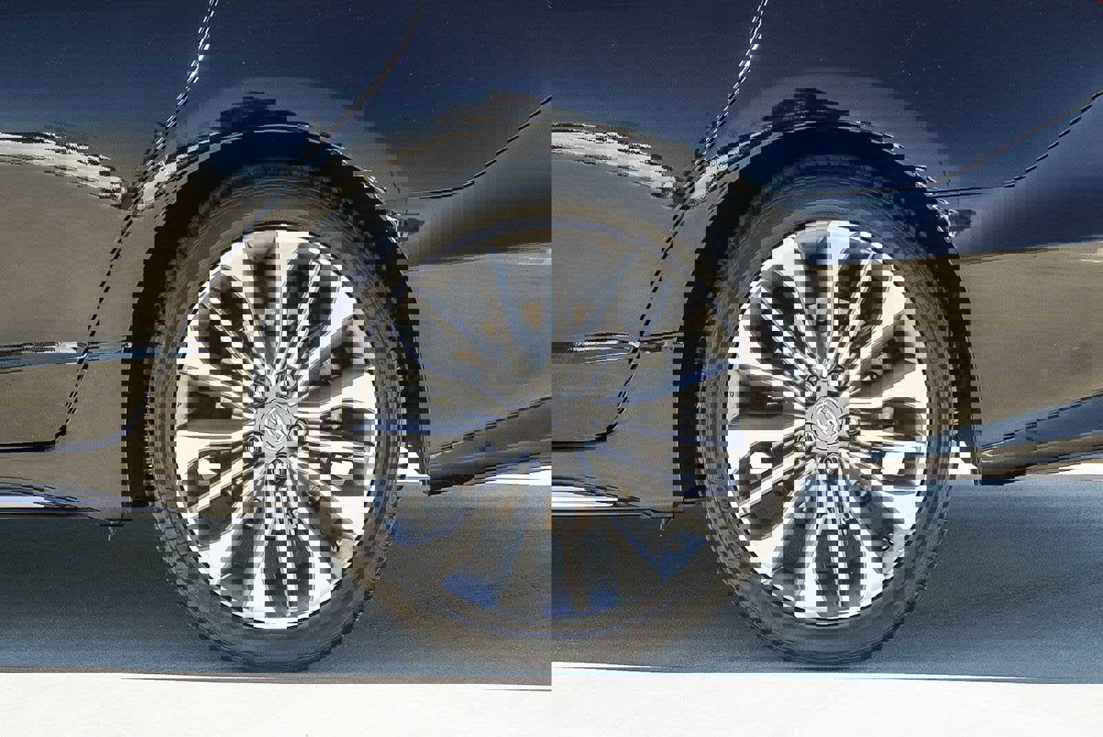 Used 2018 Acura RLX w/ Technology Package image 25