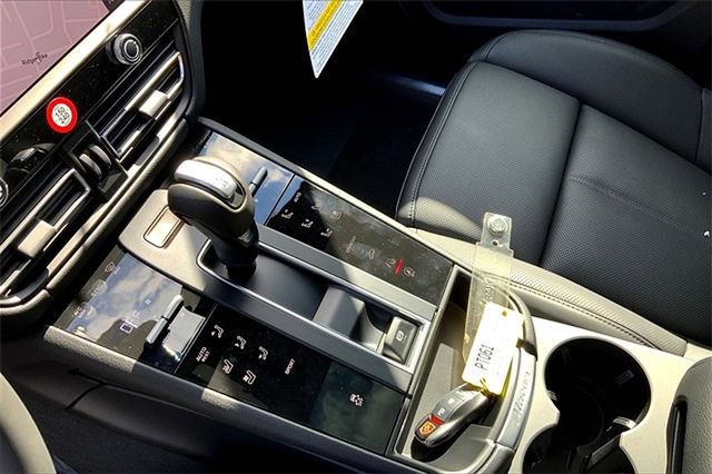 Certified 2026 Porsche Macan image 36