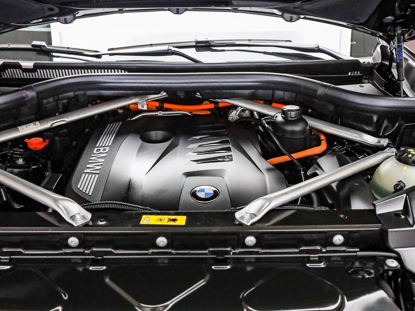 Used 2026 BMW X5 xDrive50e w/ M Sport Package image 28