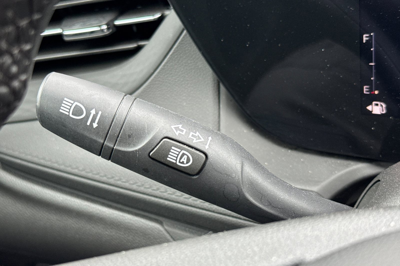 Used 2024 Buick Encore GX Sport Touring image 31