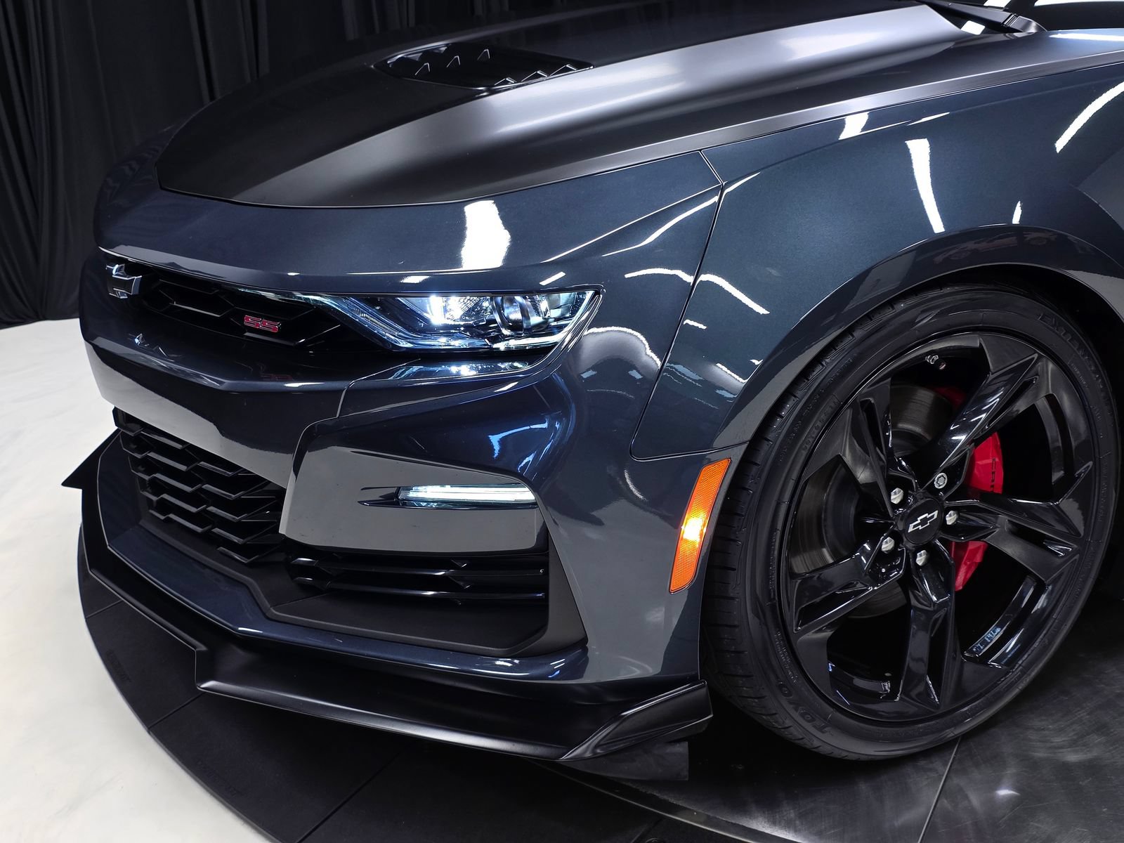 Used 2020 Chevrolet Camaro SS RWD image 50