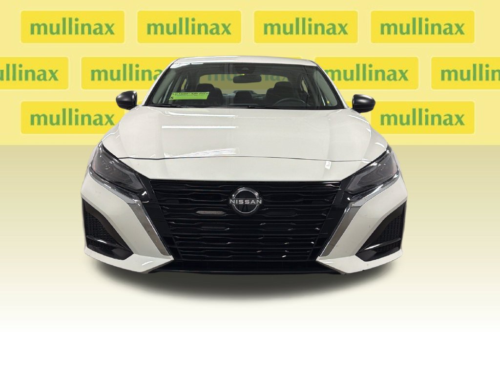 Used 2025 Nissan Altima 2.5 SV FWD image 5